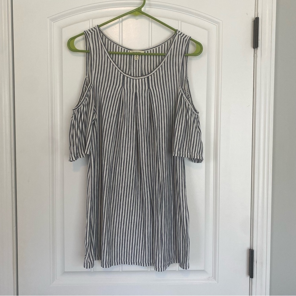 Max Studio Women’s Blue & White Striped Cold Shoulder Top Size Medium